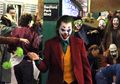 Foto dan Video Terbaru Joaquin Phoenix dengan Kostum Joker Lengkap
