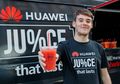 Huawei Berikan Jus Buah Tanpa Apple Secara Gratis di Apple Store