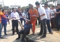 Sempat Ingin Selamatkan Haringga, Penjual Bakso di Stadion GLBA Malah Jatuh dan Pingsan