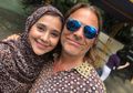 Dulu Tampil Seksi, Ayu Azhari Kini Mantap Berjihab dan Hidup Sederhana! Kulineran Saja Tak Pakai Make Up