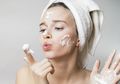 Tips Memilih Facial Wash Untuk Kulit Kering, Jangan Sampai Salah!