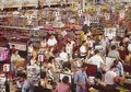 15 Foto Evolusi Supermarket Zaman Dahulu, Dari Aesthetic Sampai yang Klasik!