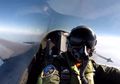 Penerbang F-16 Diberi Baju Khusus dan Tidak Boleh Terbang Ketika Sedang Pilek, Memangnya Kenapa?
