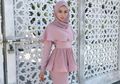 Inspirasi Busana Kebaya Hijab Model Peplum Untuk Kondangan dan Wisuda