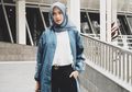 Inspirasi Padu Padan Celana Gingham dan Blazer ala Indah Nada Puspita