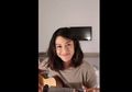 Selingan Promo Filmnya, Dian Sastro Nge-Cover Lagu Favoritnya!