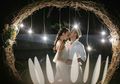 Gelar Pernikahan dengan Konsep Romantis, Nadine Chandrawinata Bocorkan Nikmatnya Jadi Istri Dimas Anggara