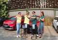 Rio Dewanto vs Kevin Hendrawan Lakukan “Jangan Tumpah Challenge” di Acara Unlock Your Journey! Siapa yang Menang Nih?