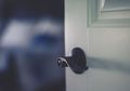Tutup Pintu Kamar Sebelum Tidur Bisa Selamatkan Kita dari Bahaya! Ini Alasannya