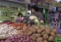 Asyik Belanja Sayur Di Pasar, Dua Wanita Malah Ditangkap dan Diamankan Satpol PP Karena Hal Ini!