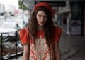 Tiru Preppy Look ala Lorde yang Cocok Sebagai Outfitmu Saat Ke Kampus