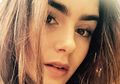 Dapatkan Alis Tebal seperti Lily Collins dengan 6 Minyak Alami Ini!
