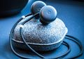 Mirip Penerjemah, Pixel Buds Mampu Terjemahkan Kata-kata Lawan Bicara