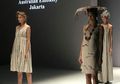 Jakarta Fashion Week 2019: Kolaborasi Budaya Batik dan Australia oleh DAAF dan Novita Yunus Batik Chic