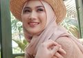 Mantap Berhijab dan Bakal Menikah, Melody Laksani Mantan Anggota JKT48 Dilempar Kaleng Minuman Sampai Menangis