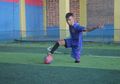 Kisah Eman Sulaeman, ‘Kiper Terbaik’ Kejuaraan Piala Dunia Tunawisma 2016 yang Hanya Punya 1 Kaki Sejak Lahir
