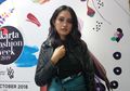 Stylo of The Day, Tampil Playful dengan Jaket Kulit ala Nadya Aqilla