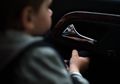 Ini Bahayanya Jika Anak Terjebak di Dalam Mobil Saat Cuaca Panas