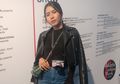 Stylo of The Day, Gaya Edgy Simpel ala Rizka Novelia di Jakarta Fashion Week 2019