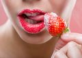 Cara Membuat Bibir Tampak Merah Merona dengan Lip Scrub Bahan Alami
