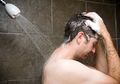 Tips Bikin Hari Lo Segar: Mandi Pagi Pake Air Hangat Terus Bilas Pake Air Dingi