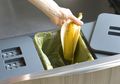 Bisa Bikin Sepatu Kinclong, Ini 4 Manfaat Tersembunyi Kulit Pisang