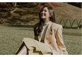 Contek Gaya Kasual Feminin ala Jessica Mila dengan Blazer dan Layered Skirt