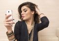 Ingin Tampil Menawan saat Selfie? Ambilah Sisi Kiri Wajah Anda! Ini Penjelasan Ilmiahnya