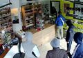 Enam Perampok Ini Dijuluki sebagai 'Perampok paling Bodoh di Dunia' Karena Sukses Ditipu Korbannya Sendiri
