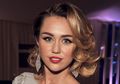 Miley Cyrus Kepergok Ciuman dengan Wanita yang Juga Pernah Menikah, Akibatnya ...