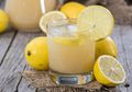Hentikan Kebiasaan Menambahkan Irisan Lemon ke Minuman, atau Akan Terima Risiko ini!