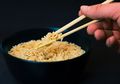 Bukannya Kenyang, Makan Mie Instan Dicampur Nasi Tak hanya Bikin Buncit Tapi Bisa Timbulkan Penyakit Bahaya Ini