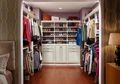 6 Cara Menata Walk in Closet, Ruang Pamer Butik Pribadi di Rumah