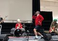 RHCP Bikin Konser Halloween Kejutan di Sebuah SD