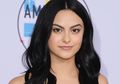 Dapatkan Alis Tebal Natural Ala Camila Mendes dengan 8 Eyebrow Mascara Di Bawah 100 Ribu Ini!