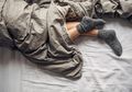 3 Manfaat Memakai Kaus Kaki Saat Tidur, Salah Satunya Cegah Keringat!