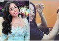 Beri Kalung untuk Keponakan, Dewi Perssik Tulis Semangat Merintis Karir! Sudah Damai?