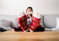 Tak Banyak yang Tahu, Ini Manfaat Menakjubkan Pakai Kaus Kaki Basah Saat Tidur!