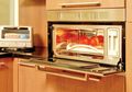 Tidak Cukup Hanya Dilap, Inilah 3 Cara Efektif Membersihkan Microwave