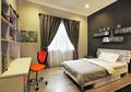 Bukan Warna Cerah, Begini alasan Kamar Anak Ini Didominasi dengan Warna Gelap