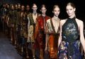Bocoran Tren Fashion 2019 Menurut Alva Susilo Stylist Langganan Cinta Laura
