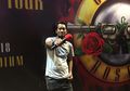 Angga Rino, Cowok Beruntung yang Dapat Mic Axl Rose di Konser GnR!