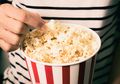 Popcorn Dapat Menyebabkan Penyakit Kanker? Bagaimana Menurut Sains?