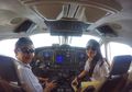 Gajinya Melebihi Presiden, Begini Aksi Pilot Athira Farina Ketika Mengemudikan Pesawat