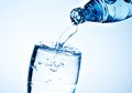 Terlalu Banyak Minum Air Dapat Membahayakan Tubuh, Kok Bisa?