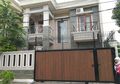 Usai Digerebek Vicky, Asisten Rumah Tangga Ungkap Kondisi Rumah Angel Lelga: 'Rusak Banget!'