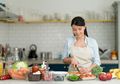 Bikin Semangat Memasak dengan Pakai Alat Masak Warna-Warni, yuk!