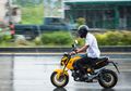 6 Kesalahan yang Sering Dilakukan Pengendara Motor Saat Hujan