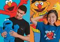 UNIQLO Luncurkan Koleksi Terbatas KAWS X Sesame Street, Yuk Intip!