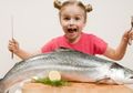 Ikan Memang Punya Banyak Manfaat, Tapi Jika Bayi Anda Alami 3 Hal ini, Maka Dia Tidak Boleh Memakannya